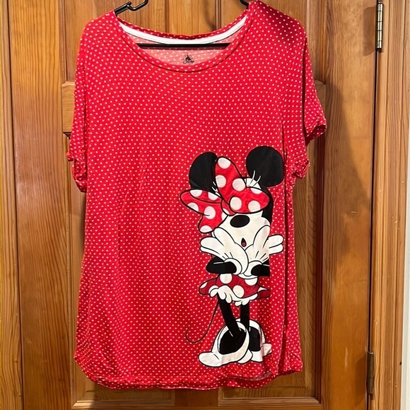 DISNEY park red with white polka dot Minnie Mouse short sleeve top size 1X . - Picture 1 of 4
